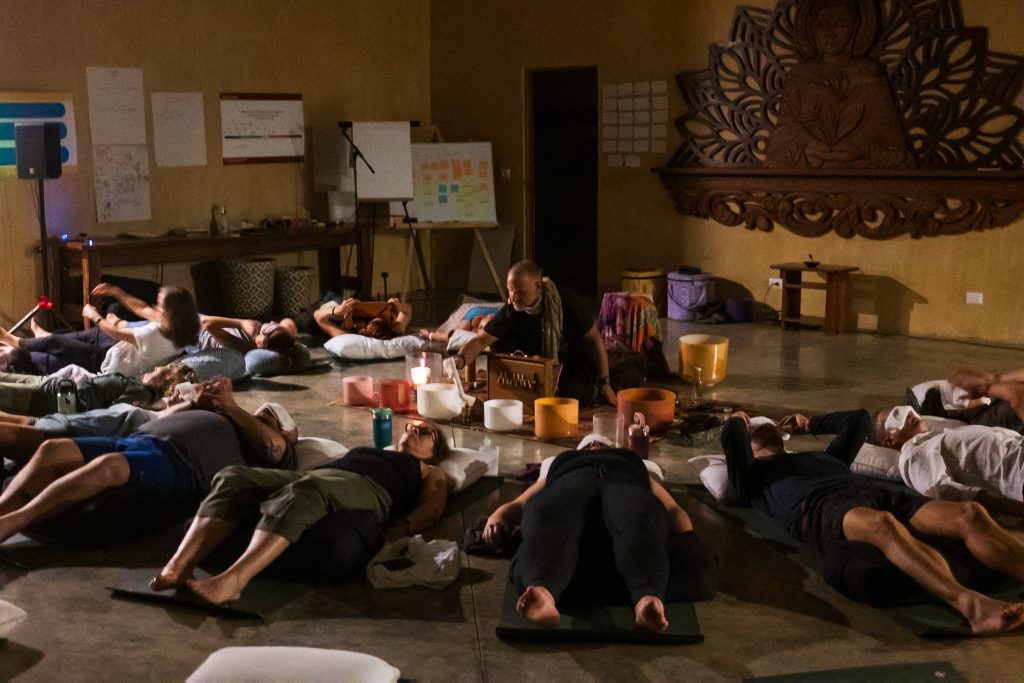 Group of conscious leaders connecting at a CLQ retreat, embodying the Macrozoe philosophy of leadership longevity.
